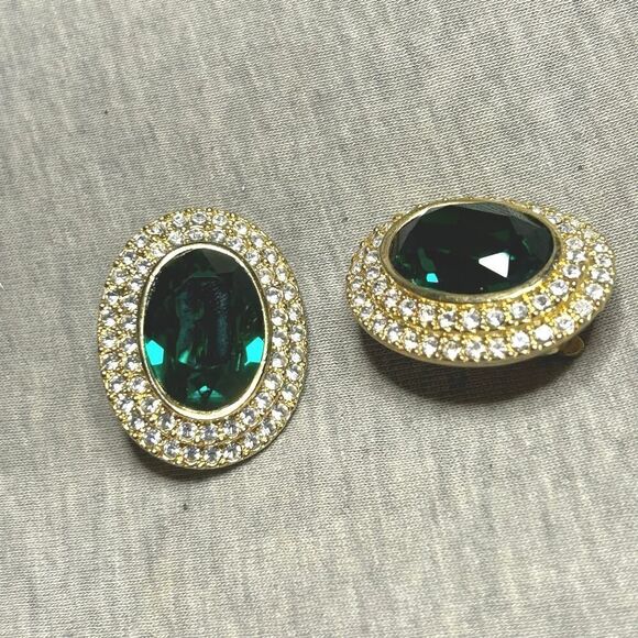 Vintage Green Glass & Rhinestone Goldtone Clip On Statement Earrings - Picture 4 of 5